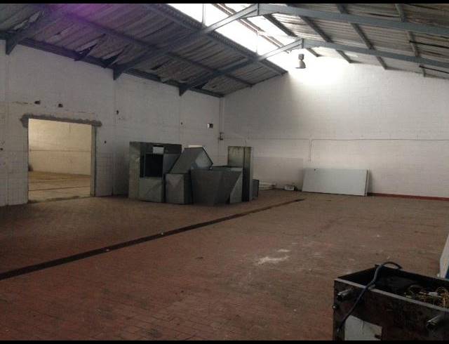 1,300M² WAREHOUSE TO LET IN AIRPORT INDUSTRIA